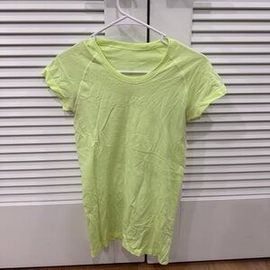 lululemon swiftly short sleeve size 6 - lime green/yellow color
